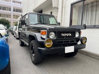 トヨタ ランドクルーザー70 LX4WD(MT_4.2ディーゼル_4ドア)