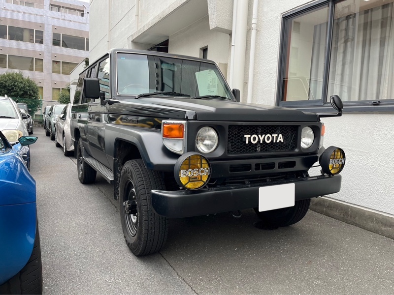 トヨタ ランドクルーザー70 LX4WD(MT_4.2ディーゼル_4ドア)
