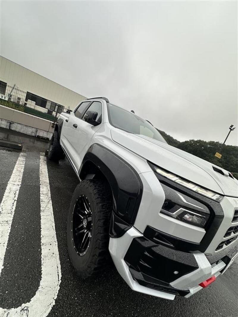 三菱 トライトン GSR_4WD(AT_2.4)