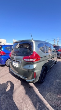 ホンダ フリード クロスター ブラックスタイル_6人乗り(CVT_1.5)