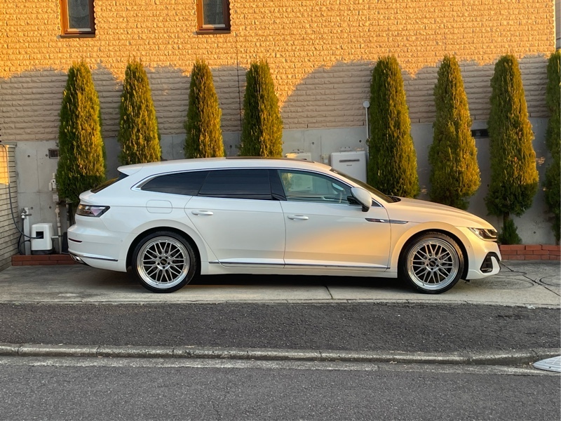 フォルクスワーゲン アルテオン シューティングブレーク TSI 4モーション Rライン アドバンス_RHD_4WD(DSG_2.0)