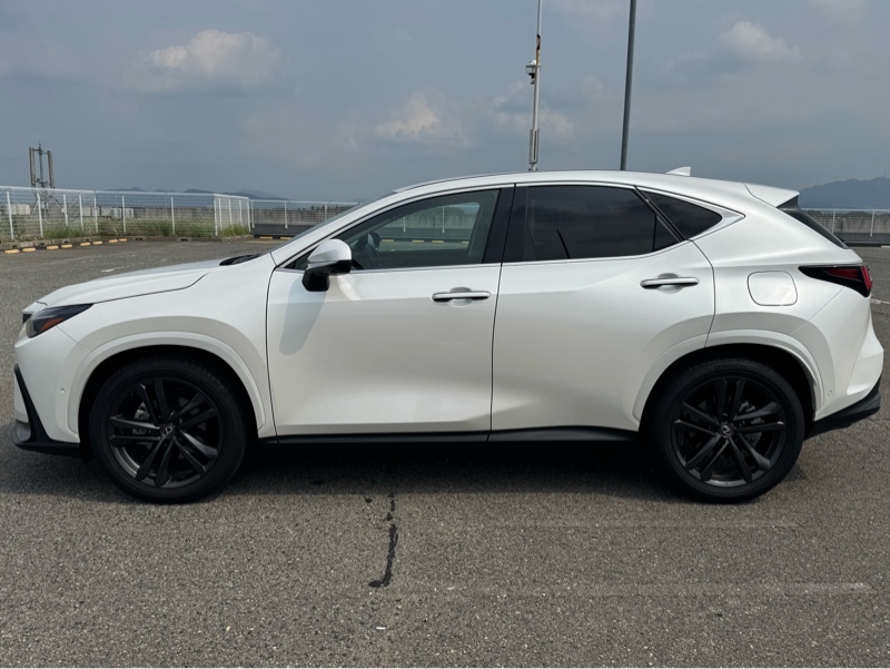 レクサス NXハイブリッド 350h“バージョンL”(CVT_2.5)
