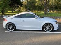 アウディ TT RS クーペ_RHD_4WD(MT_2.5)