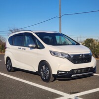 ホンダ フリード クロスター_6人乗り(CVT_1.5)