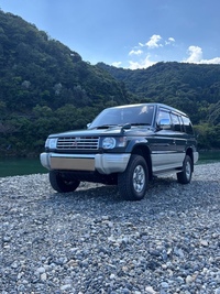 三菱 パジェロ XG_ミッドルーフ_4WD(MT_2.5ディーゼル)