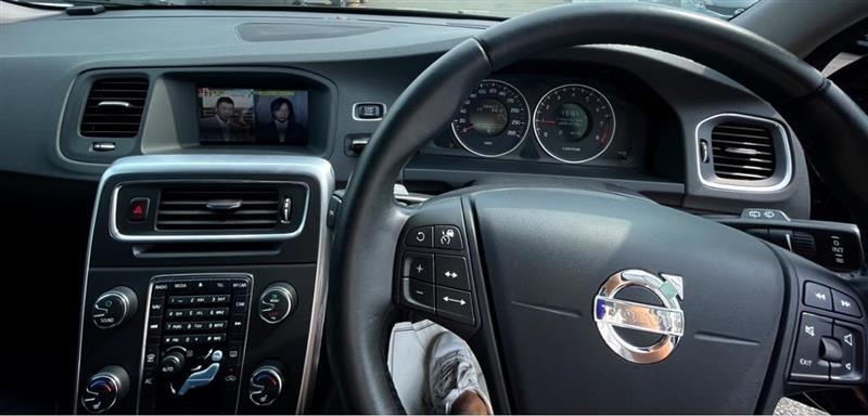 ボルボ V60 T4_RHD(AT_1.6)