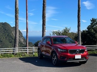 ボルボ XC40 プラグインハイブリッド リチャージプラグインハイブリッド T5 インスクリプション エクスプレッション_RHD(DCT_1.5)