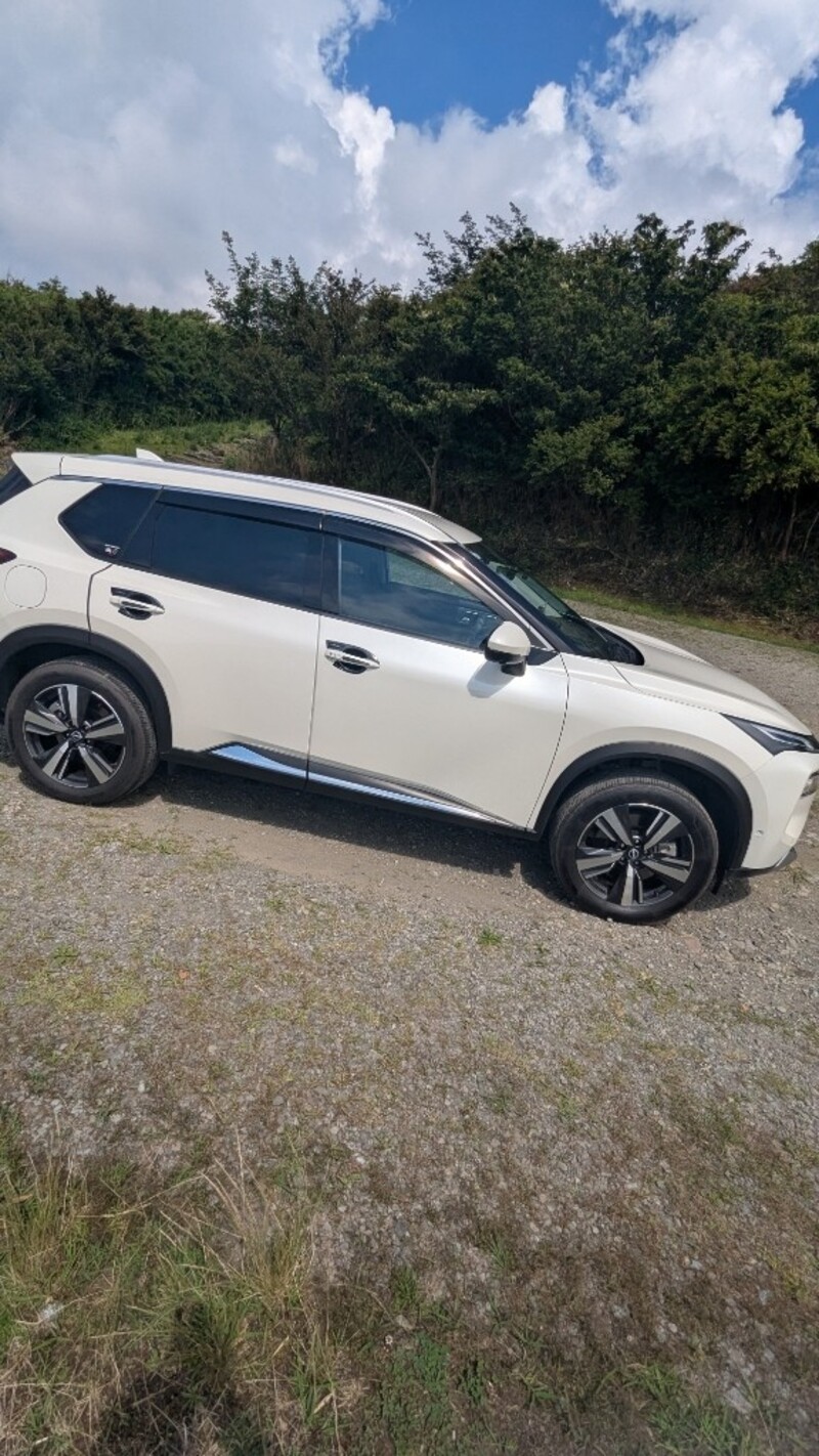 日産 エクストレイル G e-4ORCE_5人乗り_4WD(1.5)