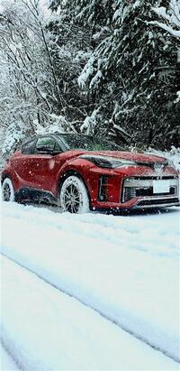 トヨタ C-HR S-T“GR スポーツ”(iMT_1.2)