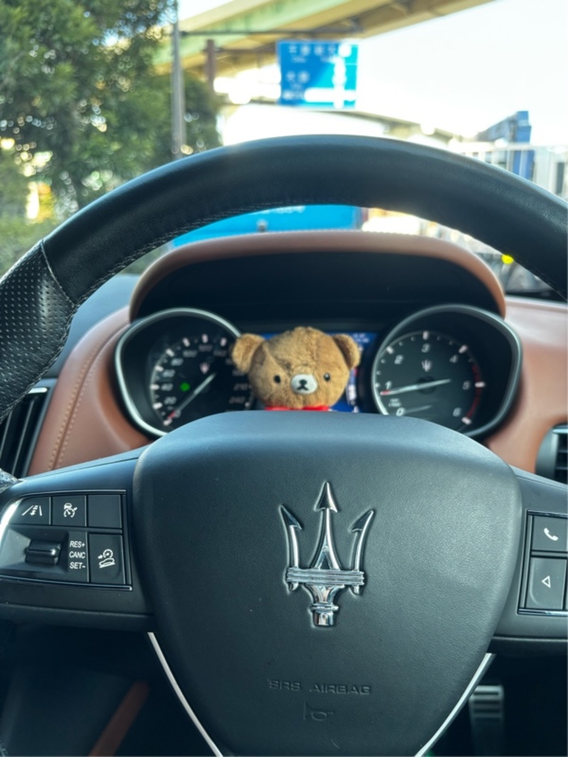 マセラティ レヴァンテ レヴァンテ ディーゼル_RHD_AWD(AT_3.0)