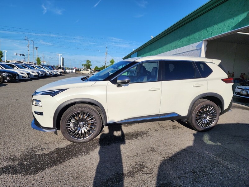 日産 エクストレイル オーテックe-4ORCE アドバンスドパッケージ_5人乗り_4WD(1.5)