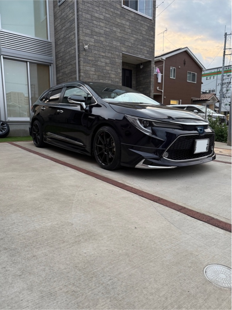 トヨタ カローラツーリングハイブリッド ハイブリッド W×B(CVT_1.8)