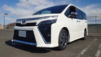 トヨタ ヴォクシー ZS“煌III”_7人乗り(CVT_2.0)