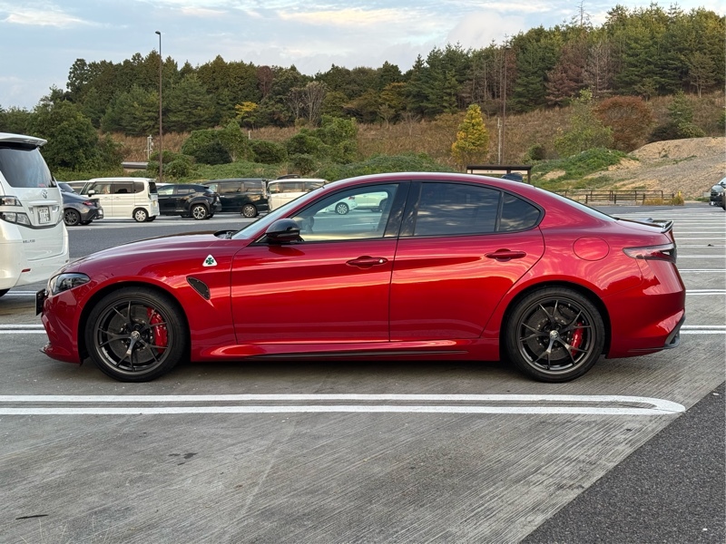 アルファロメオ ジュリア 2.9 V6 ビターボ クアドリフォリオ_RHD(AT_2.9)