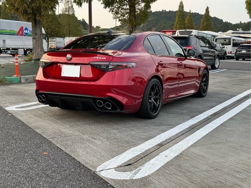 アルファロメオ ジュリア 2.9 V6 ビターボ クアドリフォリオ_RHD(AT_2.9)