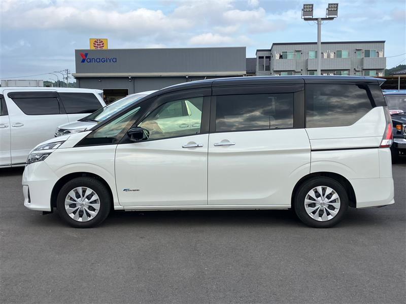 日産 セレナハイブリッド X Vセレクション(CVT_2.0_ハイブリッド)