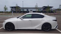 レクサス ISハイブリッド 300h“バージョンL”_AWD(CVT_2.5)