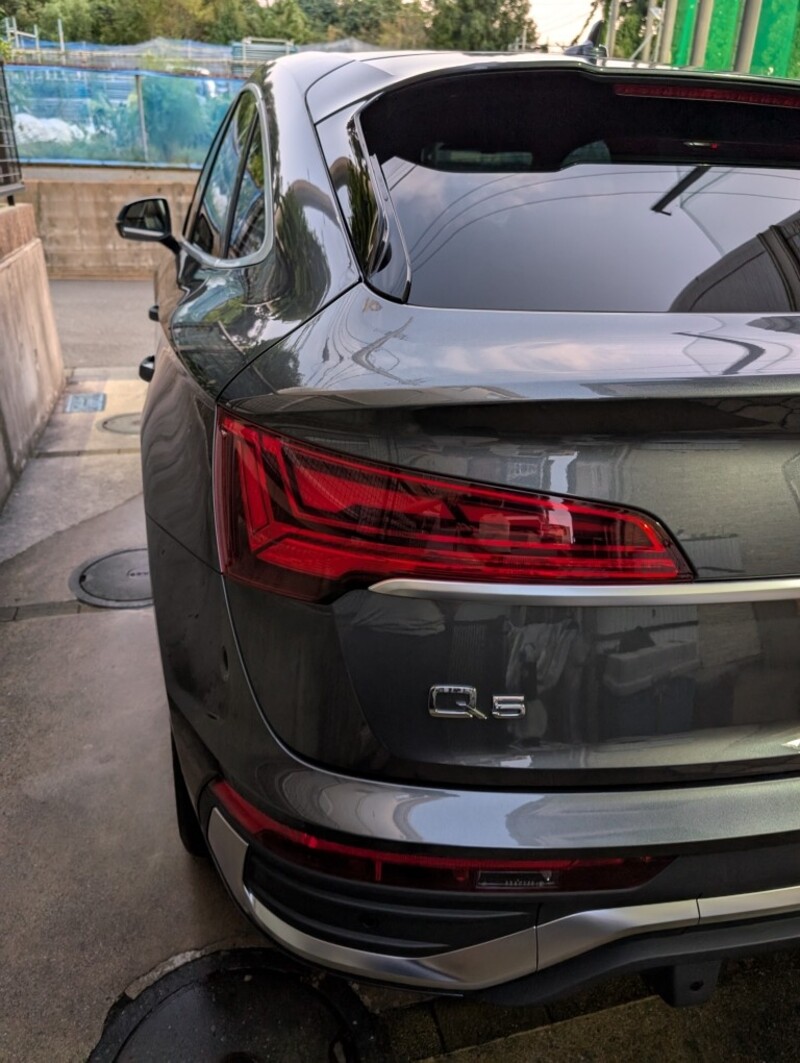 アウディ Q5 スポーツバック Sライン ダイナミックエディション_RHD_4WD(Sトロニック_2.0)