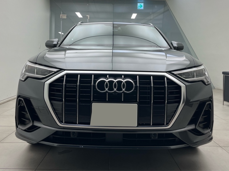 アウディ Q3 Q3 35 TDI クワトロ Sライン_RHD_4WD(Sトロニック_2.0)