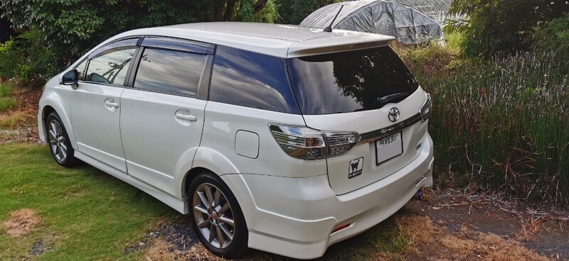 トヨタ ウィッシュ 2.0Z_6人乗り(CVT_2.0)