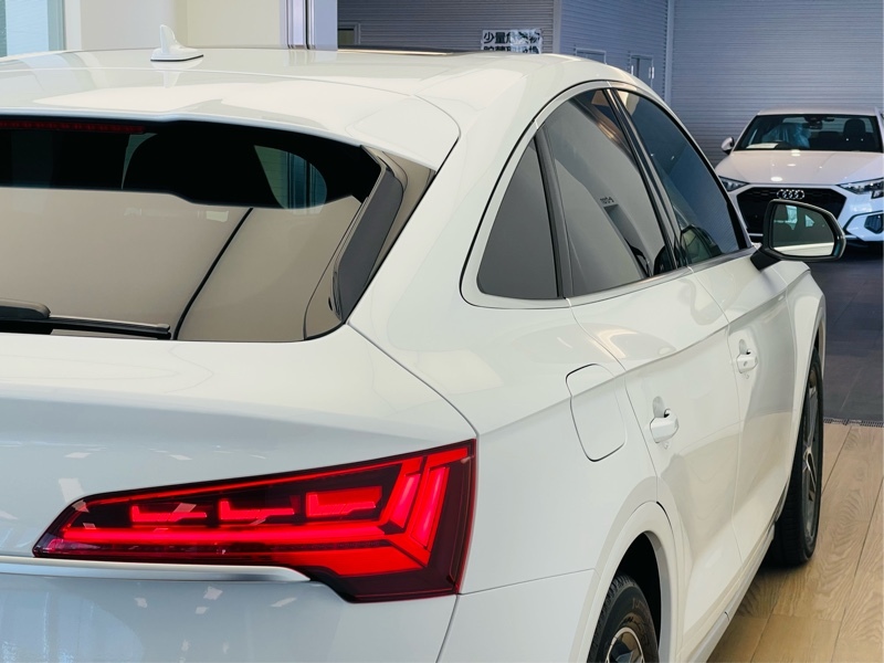 アウディ SQ5 スポーツバック SQ5 スポーツバック_RHD_4WD(ティプトロニック_3.0)