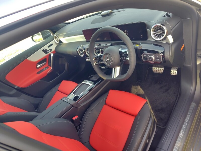 メルセデス・ベンツ CLAクラス シューティングブレーク CLA200d シューティングブレーク アーバンスターズ_RHD(DCT_2.0)【MP202601】