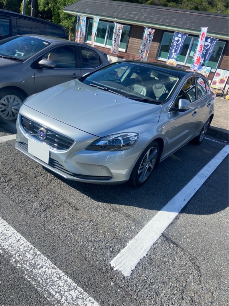 ボルボ V40 D4 インスクリプション_RHD(AT_2.0)