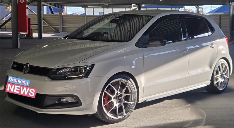 フォルクスワーゲン ポロ GTI_RHD(DSG_1.4)