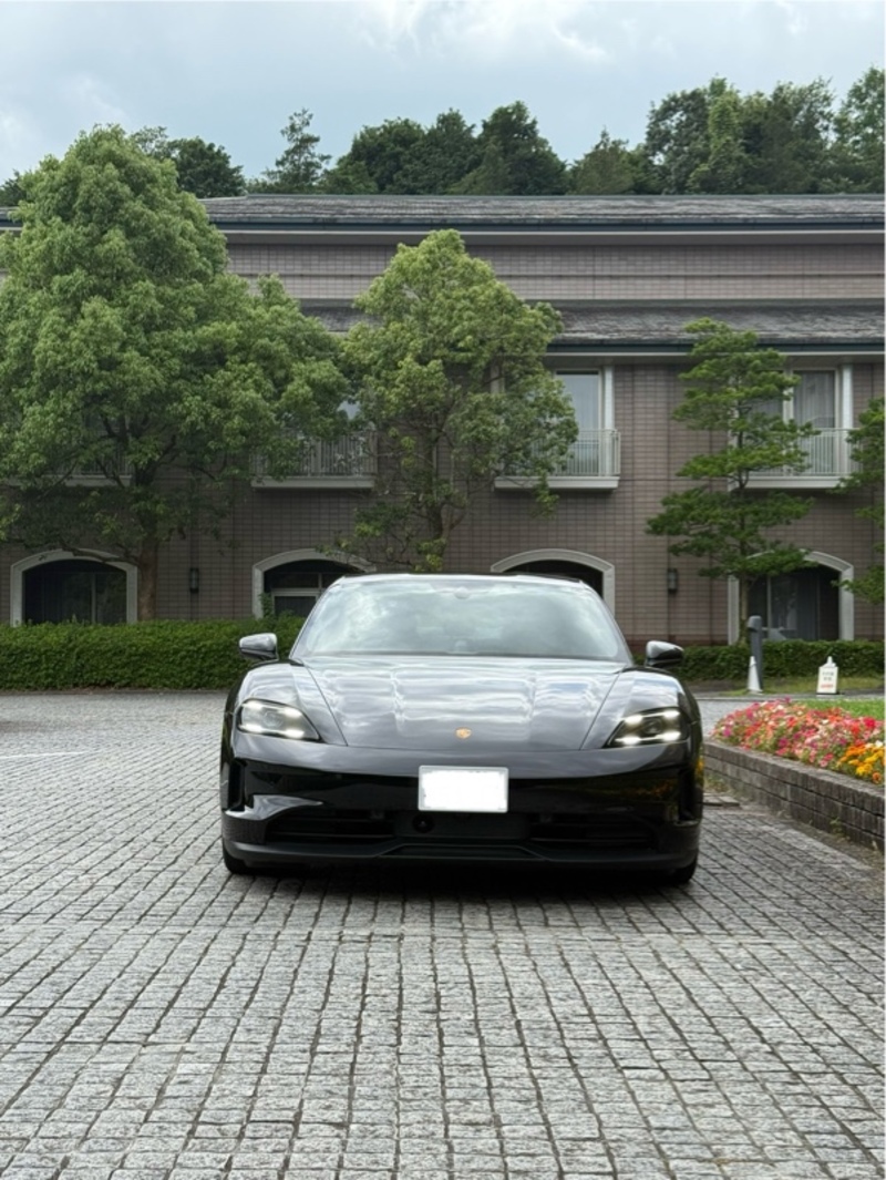 ポルシェ タイカン タイカン 4S_RHD_4WD(AT)