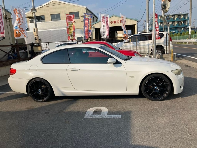 BMW 3シリーズ クーペ 320i クーペ_LHD(MT_2.0)