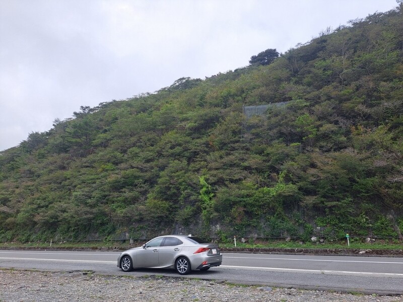 レクサス ISハイブリッド 300h“バージョンL”(CVT_2.5)