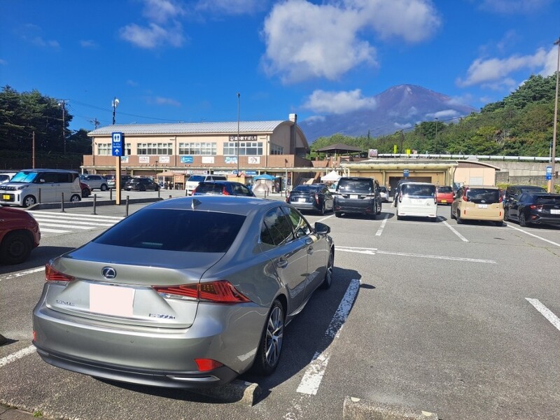 レクサス ISハイブリッド 300h“バージョンL”(CVT_2.5)