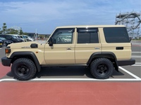 トヨタ ランドクルーザー70 AX_4WD(AT_2.8)