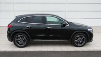 メルセデス・ベンツ GLAクラス GLA200d 4マチック_RHD_4WD(DCT_2.0)