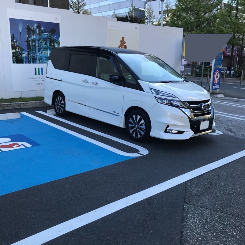 日産 セレナハイブリッド ハイウェイスター Vセレクション (CVT_2.0_ハイブリッド)