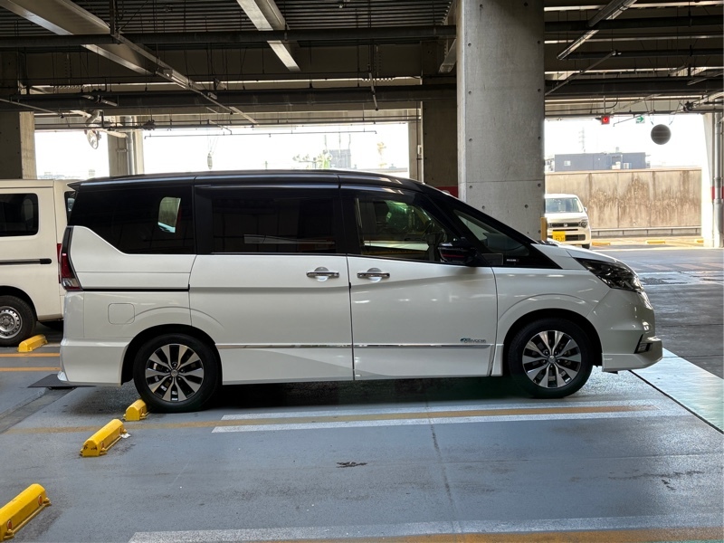 日産 セレナハイブリッド ハイウェイスター Vセレクション (CVT_2.0_ハイブリッド)