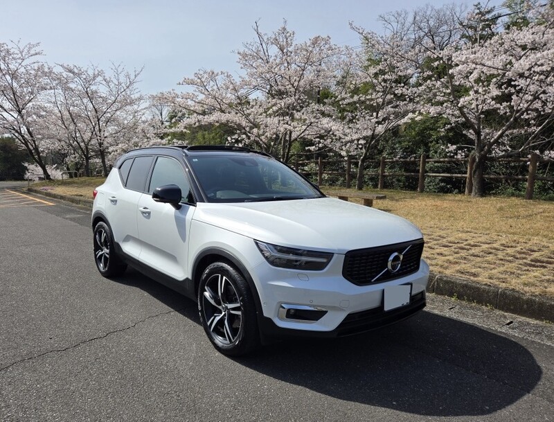 ボルボ XC40 B4 AWD Rデザイン_RHD_AWD(AT_2.0)