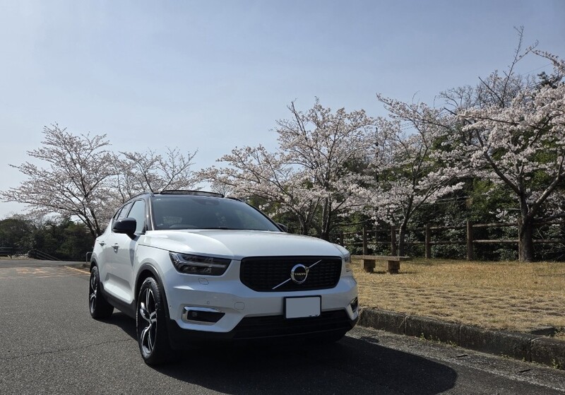 ボルボ XC40 B4 AWD Rデザイン_RHD_AWD(AT_2.0)