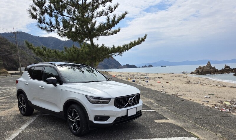 ボルボ XC40 B4 AWD Rデザイン_RHD_AWD(AT_2.0)