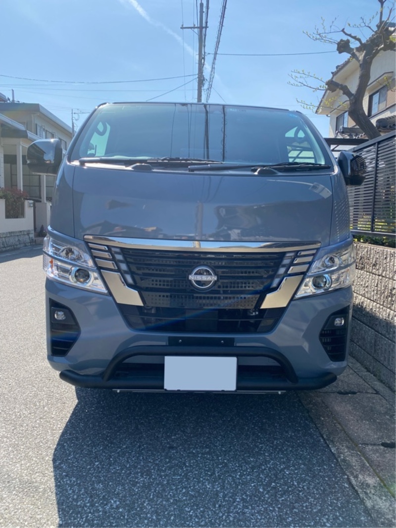 日産 キャラバン バン グランドプレミアムGX ロングボディ 低床_5人乗り_5ドア(AT_2.0_ガソリン)