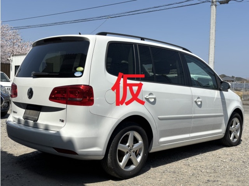 フォルクスワーゲン ゴルフトゥーラン TSI コンフォートライン_RHD(AT_1.4)