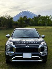 三菱 アウトランダーPHEV P_7人乗り_4WD(2.4)