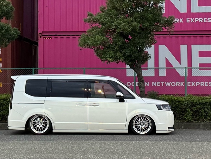 ホンダ ステップワゴンスパーダ e:HEV スパーダ_7人乗り (CVT_2.0)