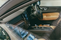 ボルボ XC60 B5 AWD インスクリプション_RHD_AWD(AT_2.0)
