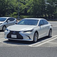 レクサス ESハイブリッド 300h“バージョンL”(CVT_2.5)