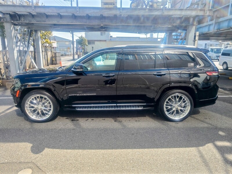 ジープ グランドチェロキーL サミットリザーブ_RHD_4WD(AT_3.6)