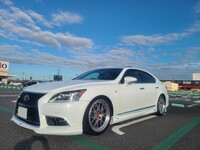 レクサス LS 460“Fスポーツ”_5人乗り(AT_4.6)