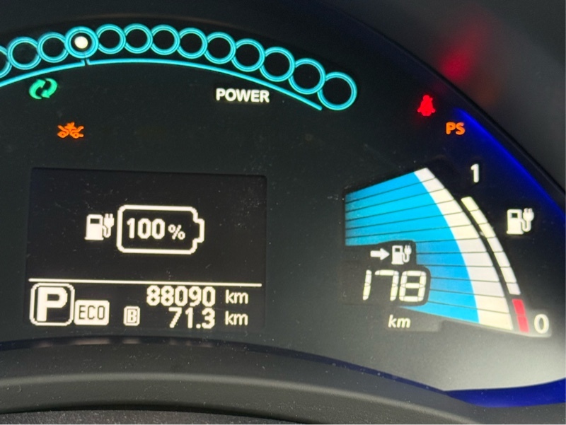 日産 リーフ X(30kwh)