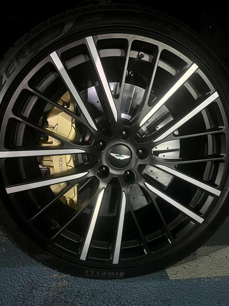 アストンマーティン DBX DBX707_RHD_4WD(AT_4.0)