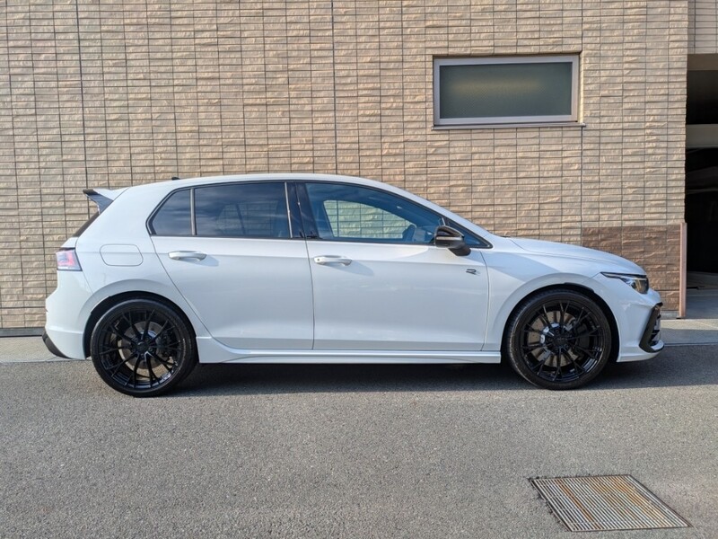 フォルクスワーゲン ゴルフ R R ブラックエディション_RHD_4WD(DSG_2.0)